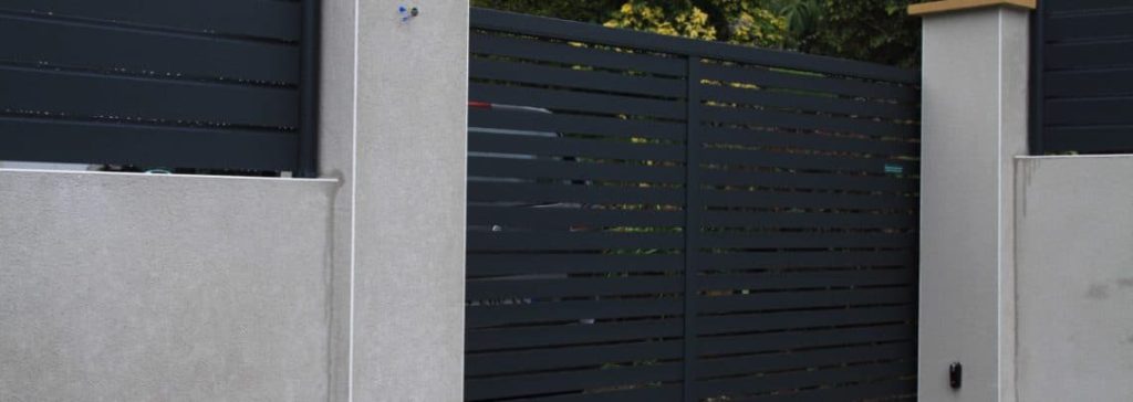 portail en aluminium noir