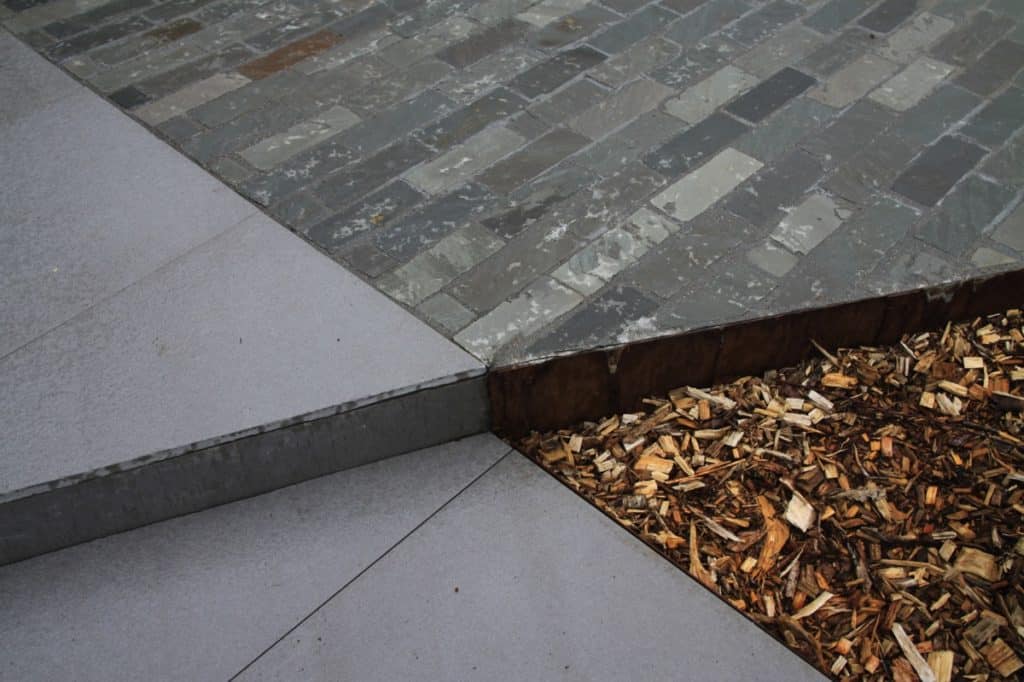 passage revêtement dalles à allée en kota