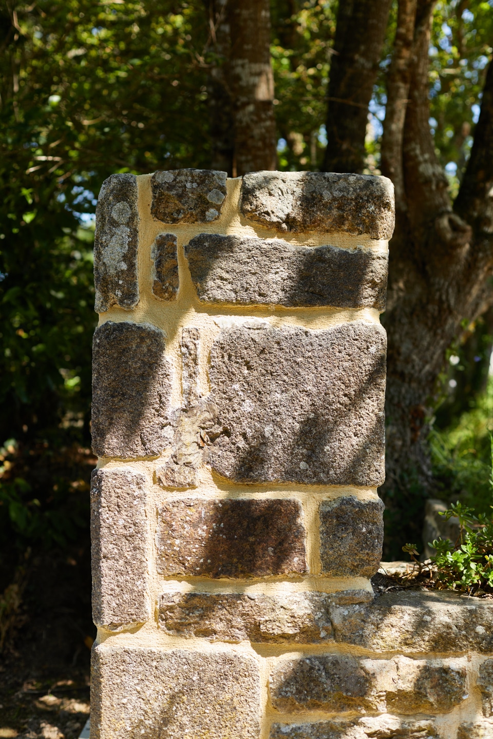 mur de portail jointoyé