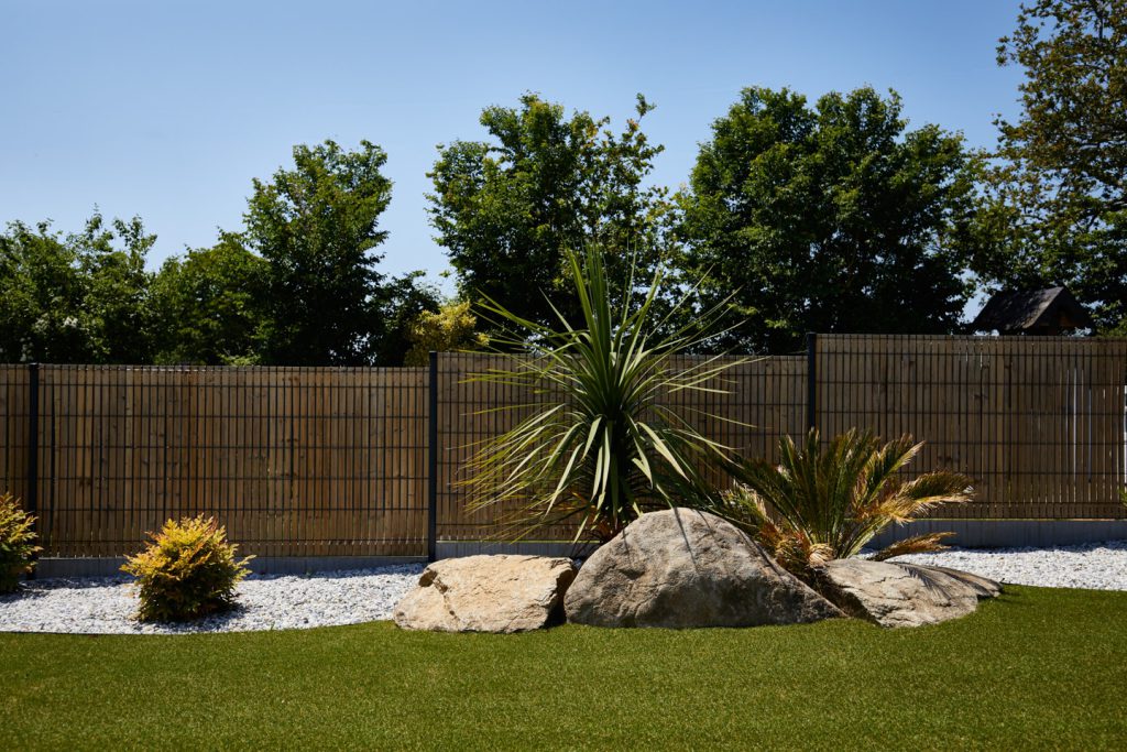 rocher dans un massif