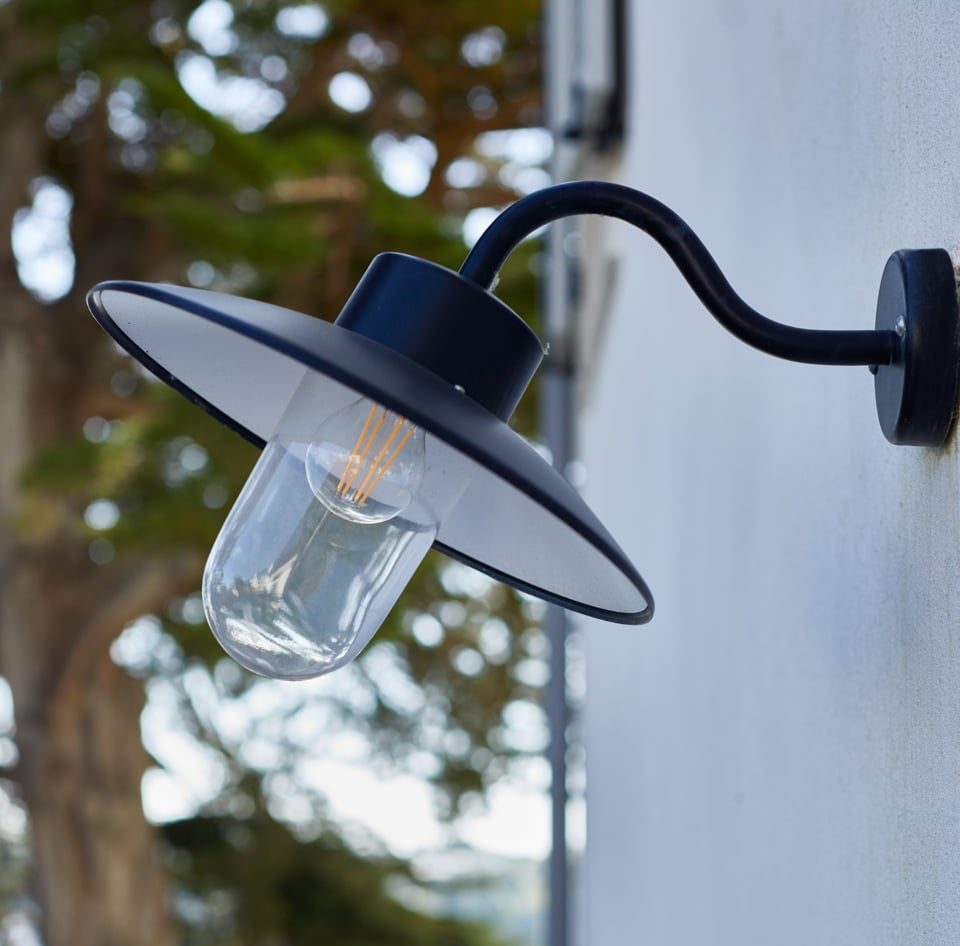 Déco, mobilier, bornes électriques et luminaires