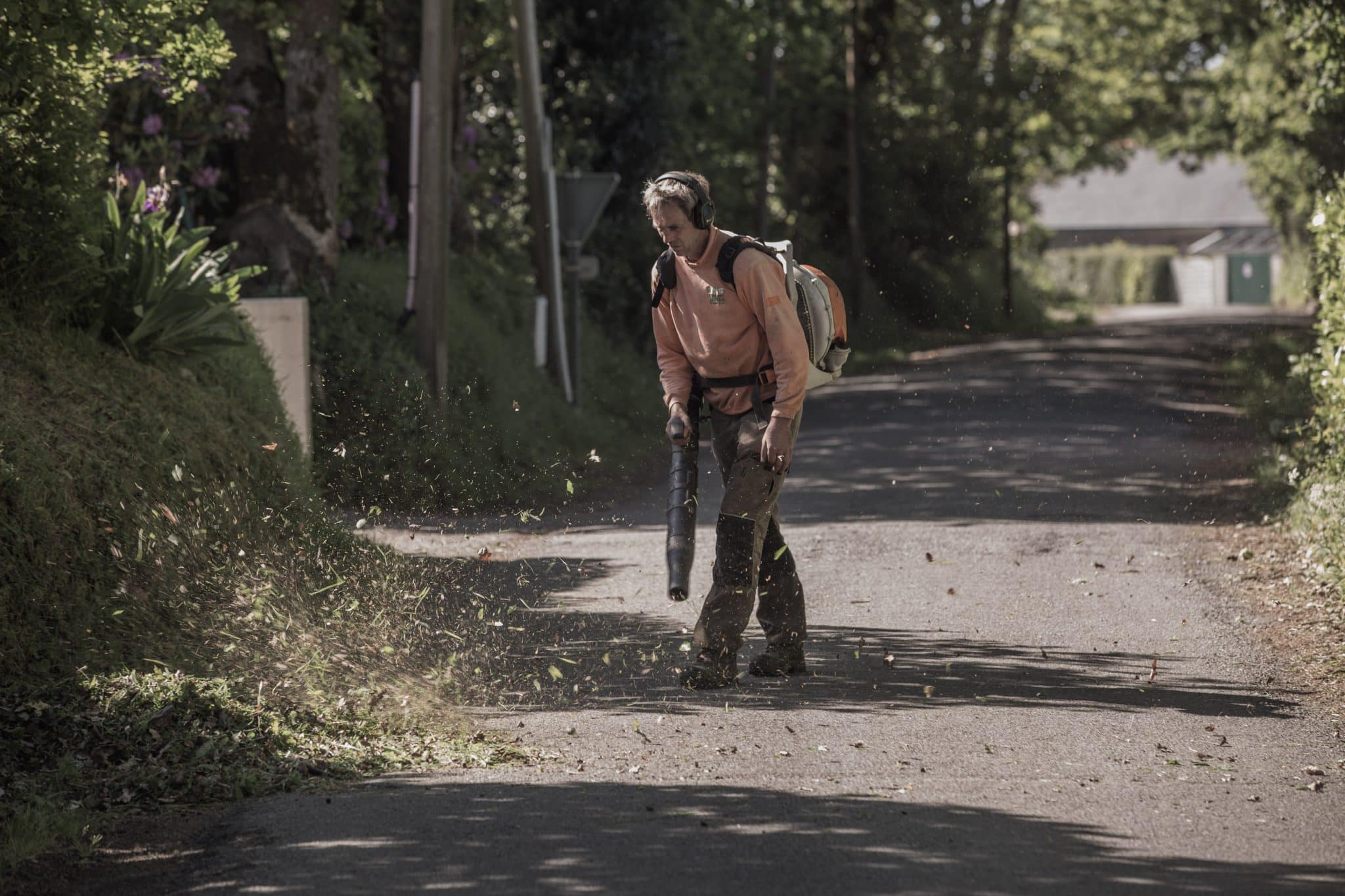 soufflage de feuilles par Gilles