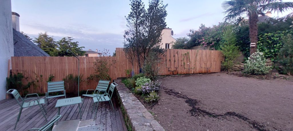 clôture en bois de cyprès local