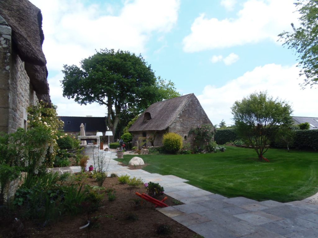 allée en pierre naturelle non rectiligne