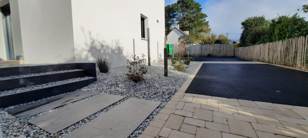 entrée de maison en enrobée