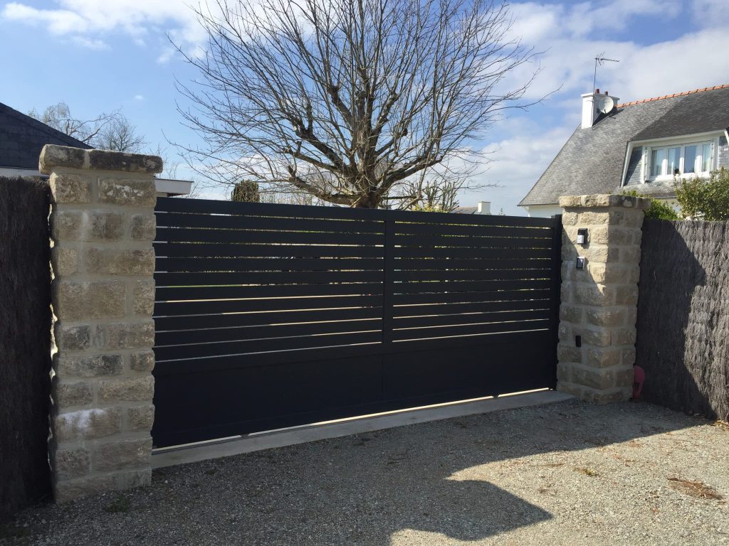 portail cadiou en aluminium noir